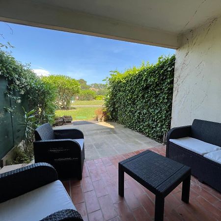 Appartement 2 pièces en rez de jardin avec parking et piscine Villeneuve-Loubet Extérieur photo