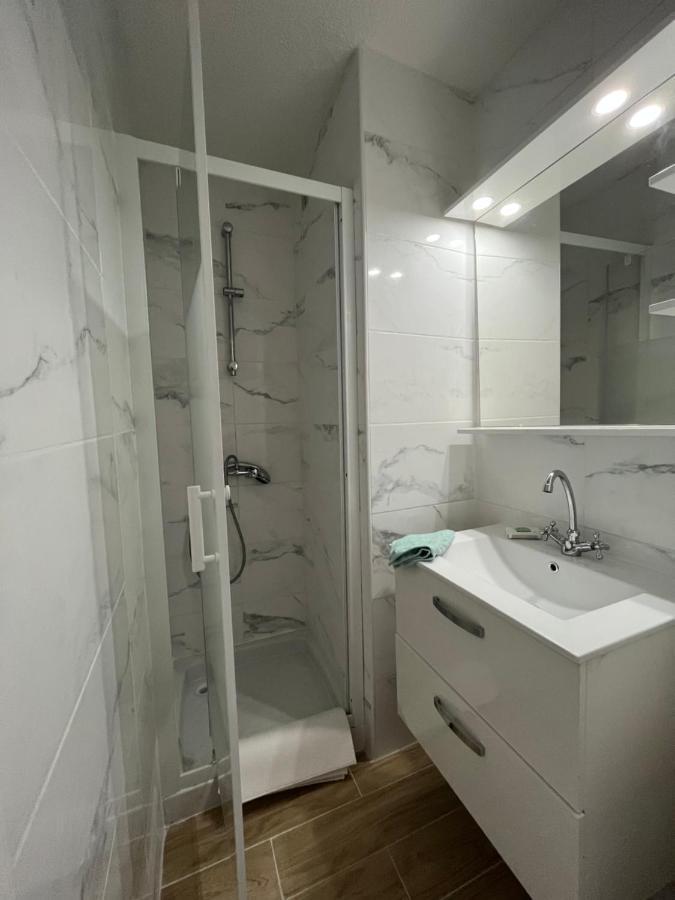 Appartement 2 pièces en rez de jardin avec parking et piscine Villeneuve-Loubet Extérieur photo