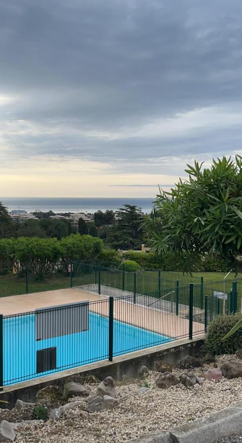 Appartement 2 pièces en rez de jardin avec parking et piscine Villeneuve-Loubet Extérieur photo