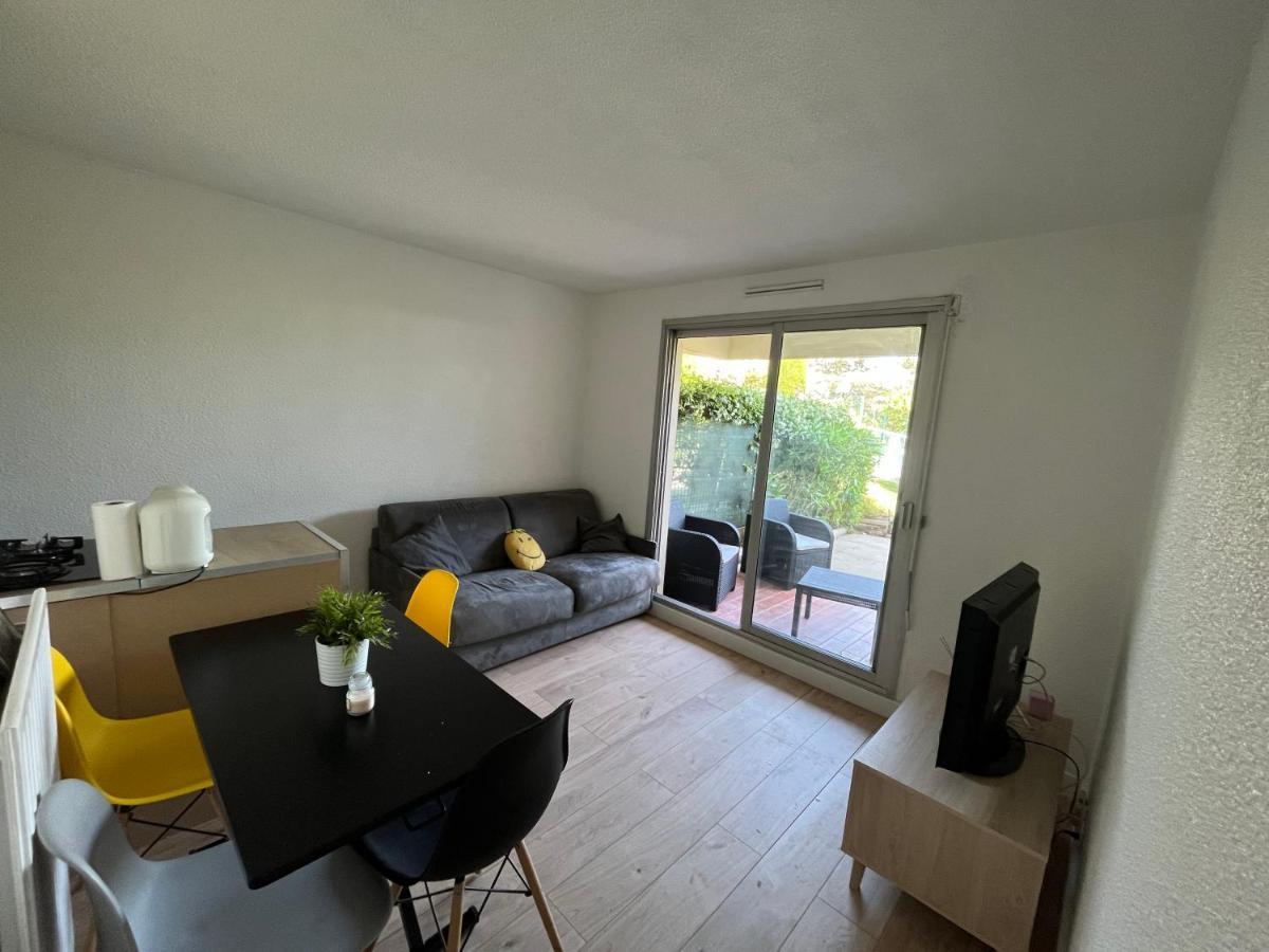 Appartement 2 pièces en rez de jardin avec parking et piscine Villeneuve-Loubet Extérieur photo